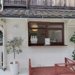 B-yond - 店舗  外観