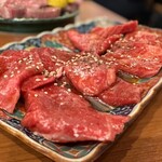 焼肉ホルモン大衆酒場 真 肉焼屋 - 