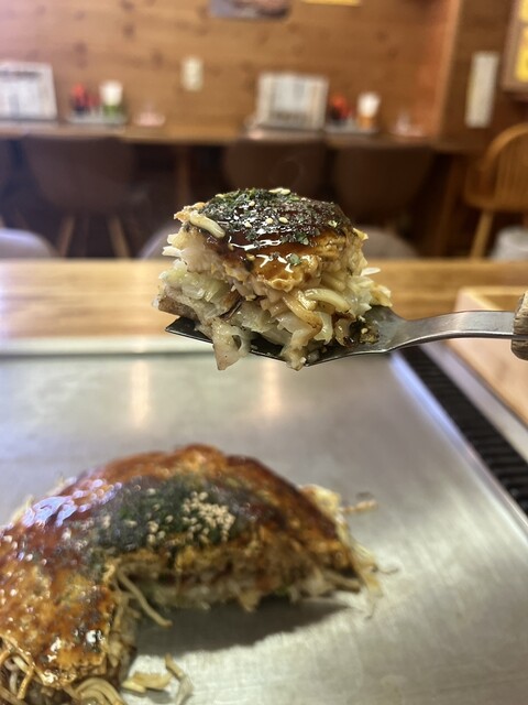 Hiroshima Okonomiyaki Dondon photo 3