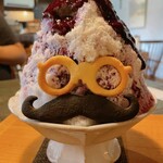 CAFE Megane Shobou - 藍莓刨冰上加上鬍鬚眼鏡餅乾