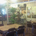 アソ ヴィレッジ カフェ - アメリカ風のカフェ。カウンターもあります