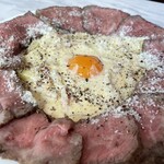 シカゴピザ&ボルケーノパスタ Meat&Cheese Forne - 一枚麺のサーロイン肉ボナーラ。美味し。