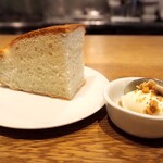 スガハラ - パン（フォカッチャ） + マスカルポーネ