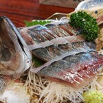 丸千葉 - あじ刺身。