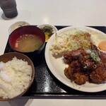 しっとう家 - 料理写真:ニンニク醤油唐揚げ定食830円