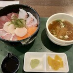 海鮮丼屋 とっとや - 料理写真:とっとや丼