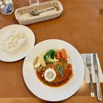 日比谷松本楼 - チキンのハーブ焼きトマトソース1,280円