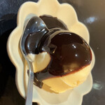 キッチン あずま - バニラアイスチョコソースがけ　350円
