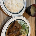 キッチン あずま - チキンソテーガーリックソース　980円　　　　　（ライス、味噌汁付）