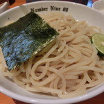 麺ダイニング ナンバーナイン 09 - もちもち麺！スダチは麺を半分以上食べてからかけるのがおすすめ。