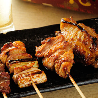 A variety of dishes using fresh morning pulled Tamba chicken! Charcoal-grilled yakitori, sashimi, etc.