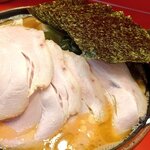 らーめん 谷瀬家 - ちゃーしゅーめん 中盛240g(1150円)+きゃべつ（100円)+のり(100円)+ワカメ(150円)。