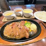 ステーキ宮 - ランチ 厚切りカットステーキ200g +宮ソース