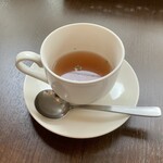 バルバルキッチンアメリ - 毎度のカップコンソメスープ
      今日のスープはちょっと煮詰まり気味だったかな？