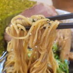 極麺 青二犀 - 私キキ！こっちは平打ち麺！