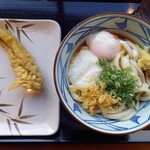 丸亀製麺 - とろ玉うどん並(560円)+太刀魚天ぷら(160円)