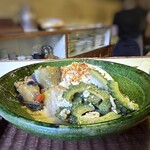 meek - ◆ライスには「茄子の挽肉炒め」「何とかカボチャ」「ゴーヤチャンプル風」の品が添えられています。