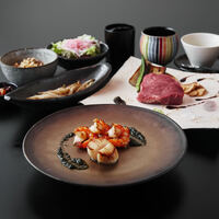 ヘレステーキ ＆ 海鮮鉄板焼