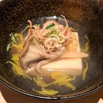 Nihon Ryouri Tsumugu - お椀
      ・焼き茄子と胡麻豆腐の
      　菊花うすくず仕立て