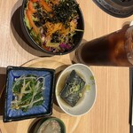 Koshitsu Yakiniku Hachiya - サラダと前菜