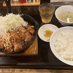 肉食堂 最後にカツ。 - 