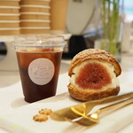 Hiromi&co sweets&coffee - いちじくのシュークリーム（890円）アイスハウスコーヒー（480円）