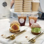 Hiromi&co sweets&coffee - いちじくのシュークリーム（890円） シャインマスカットのシュークリーム（890円） アイスハウスコーヒー（480円） アイスJAS認定オーガニックティ（500円）