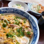 サカエ屋 - 料理写真:日替わりの「親子丼」