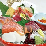 Assorted 8 types of sashimi