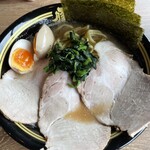 横浜家系ラーメン豚骨男 - 特製豚骨醤油ラーメン　1100円