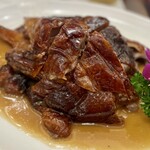 Kam's Roast Goose - 甘牌燒鵝（半身）（$330）：ローストグース