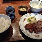 牛たん焼き 仙台 辺見 - 