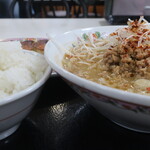 餃子の王将 - 胡麻香る‼担々麺フェアセットＢ＋餃子３個