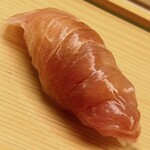 鮨おばな - 縞鯵です。お腹部位かな。一見、縞鯵とは分かりませんでした