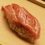 鮨おばな - 羽幌の大トロ。確か80kgと小さめですが、この脂乗りは最高でした