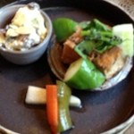 ティーカシェット - お惣菜、厚揚げの荷物、薩摩芋と豆のサラダ、ピクルス