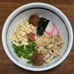 手のべうどん しらいし - 冷しぶっかけうどん（梅干し入り）