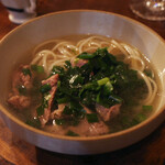 il tram - 牛骨スープの羊ニラそば