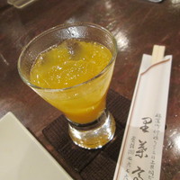 里葉亭 - 食前酒は蜜柑の粒入り