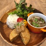 アリスター - 「豆腐と野菜のおろしハンバーグ」