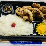 唐揚げ専門店 からりん - 唐揚げ3個入り、和食一筋30年以上の板前が作る極上の秘伝ダレ♫ ごはん大盛りは無料です。こちらは普通盛り♪