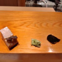 高柿の鮨 - 鮑と鮑肝。