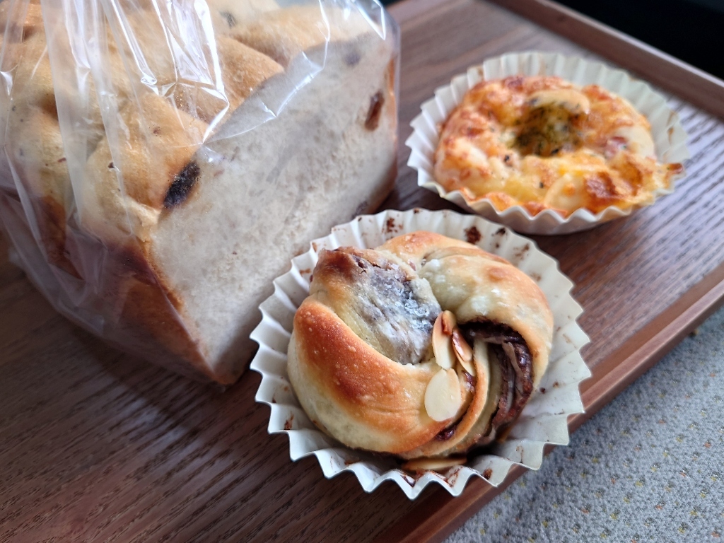 写真 : BAKERY TWO （ベーカリー トゥー） - 茶屋町/パン | 食べログ