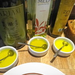 CICADA - 左から・バ リアーニ“ グリーン”（ カリフォルニア）
      ・ピ クアル “ファミリーレゼルブ”（ スペイン）
      ・ ザージェッド（ レバノン）