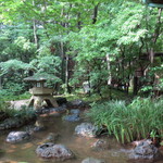 旅亭半水廬 - 宿泊棟の庭を散策