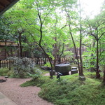 旅亭半水廬 - 宿泊棟の庭を散策