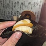 Ajinomise Iwashi - ホタテと唐墨の磯辺焼き