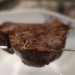 あもん ヨコ - 炉釜焼き塊肉ステーキ