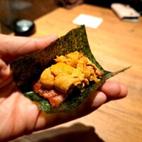 焼肉 うしみつ 恵比寿本店 - 【雲丹ドッグ】「厳選和牛の雲丹ユッケドッグ　～目の前仕上げ～」