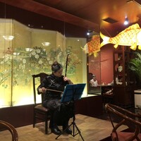 萬珍樓 本店 - １階ホールでの生演奏